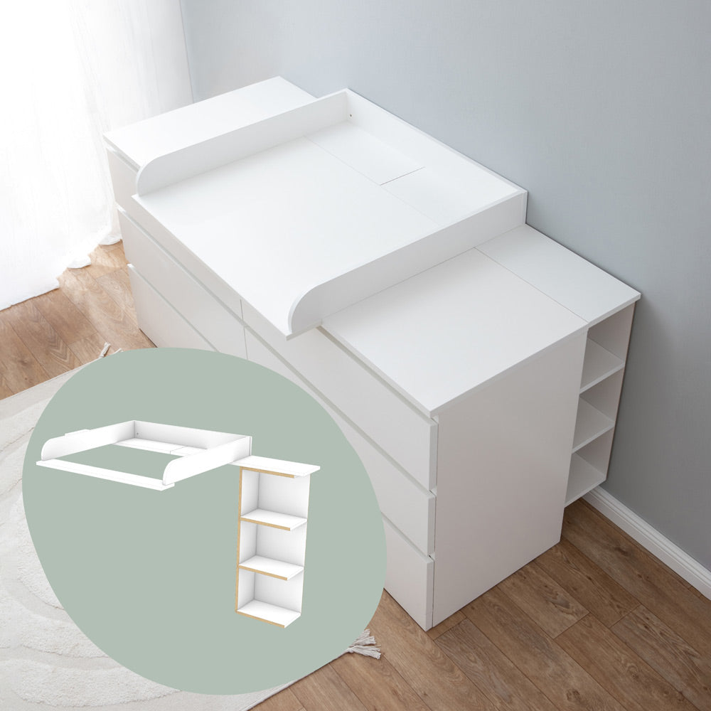 Große IKEA Malm Kommode mit Wickelaufsatz und Stauraumregal in Weiß.