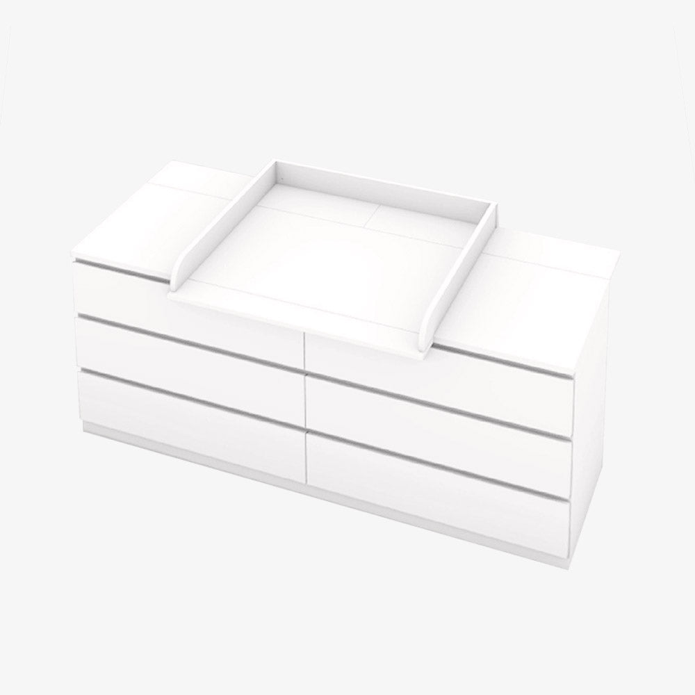 Große Malm Kommode von IKEA in weiß mit einem Wickelaufsatz.