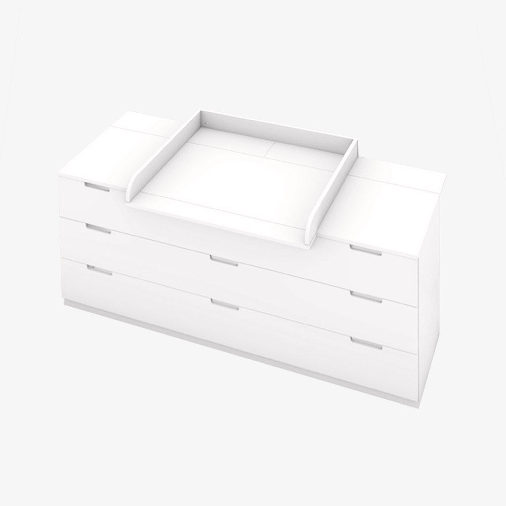 Weißer Nordli Wickelaufsatz auf weißer IKEA Nordli Kommode mit insgesamt 9 Schubladen.