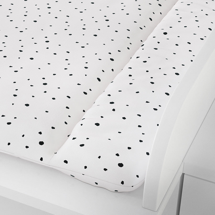 Pflegeleichte und abwaschbare Wickelaufalge für Ikea Kommoden.