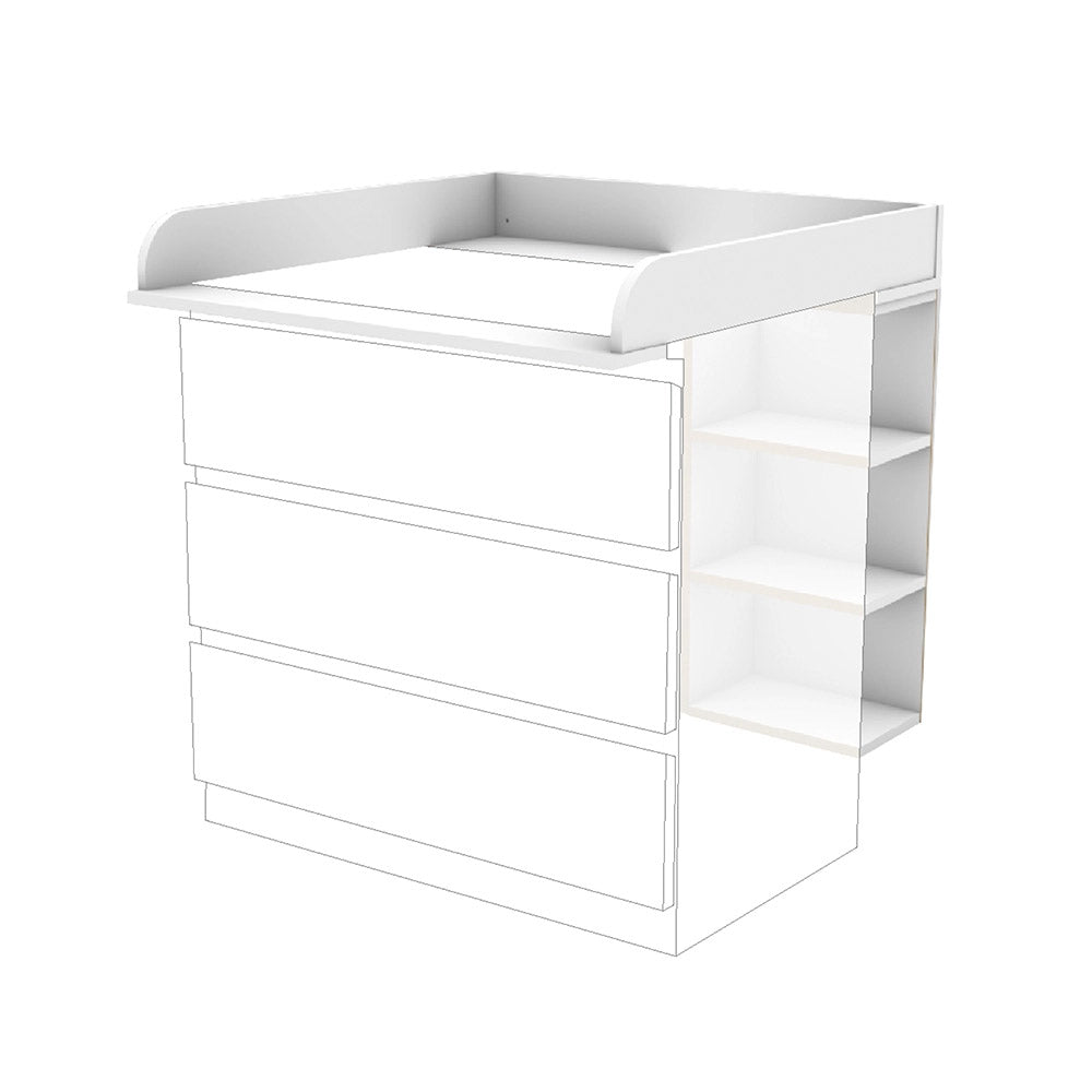 Wickelaufsatz für die Malm Kommode von IKEA und ein Stauraumregal in Weiß.