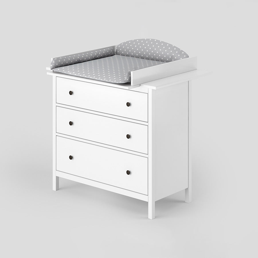 Wickeltisch Set inklusive Wickelaufsatz und Wickelauflage für weiße IKEA Hemnes Kommode mit 3 Schubladen.